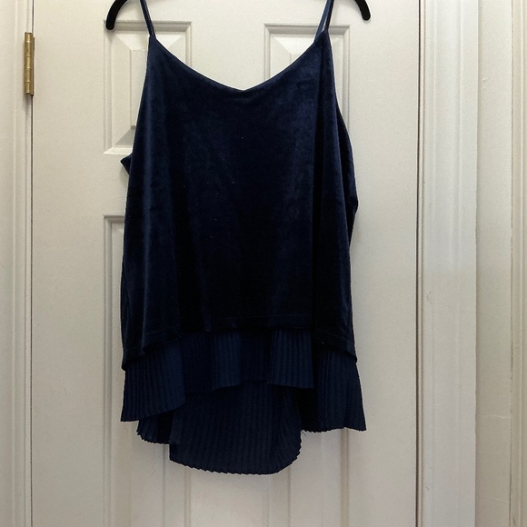 Top - Picture 1 of 4